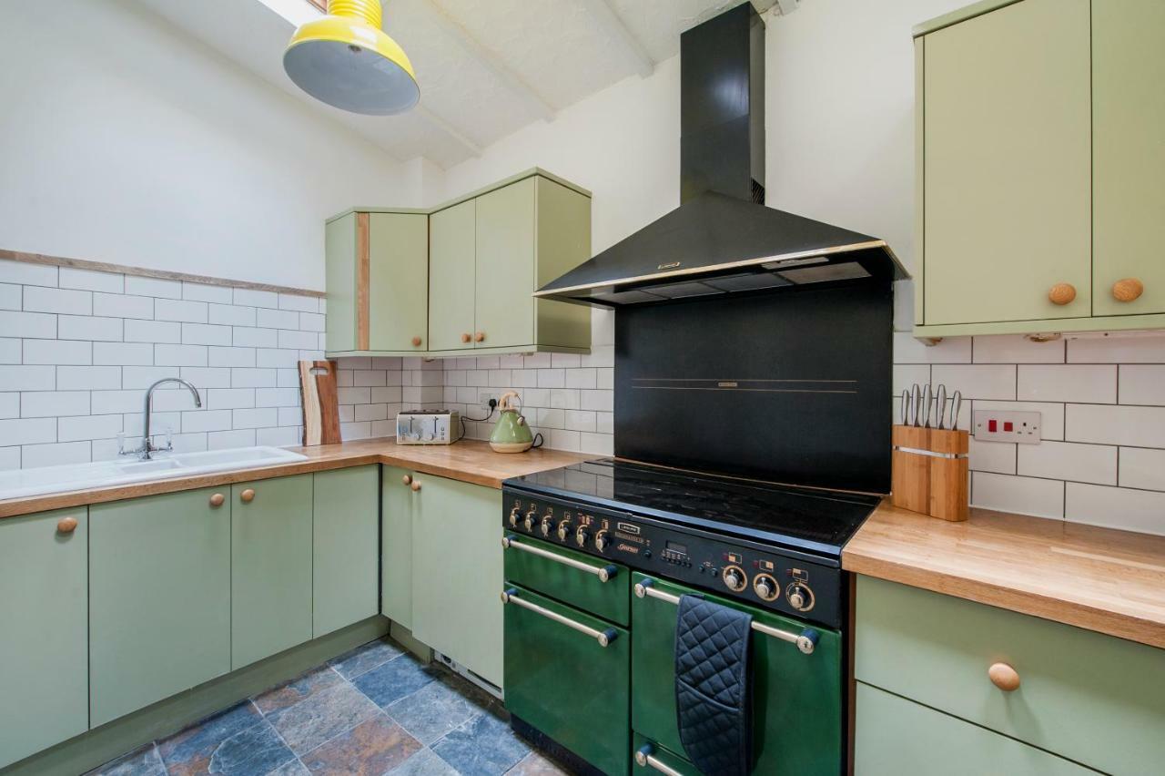 Charming Period Cottage Bath Luaran gambar